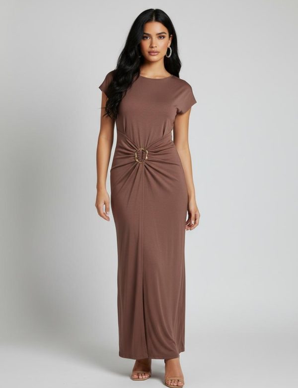 Robe Sienna – Coupe Ajustée à Anneau Bijou